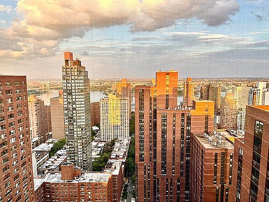 5th image of 1623 3rd Ave APT 40D