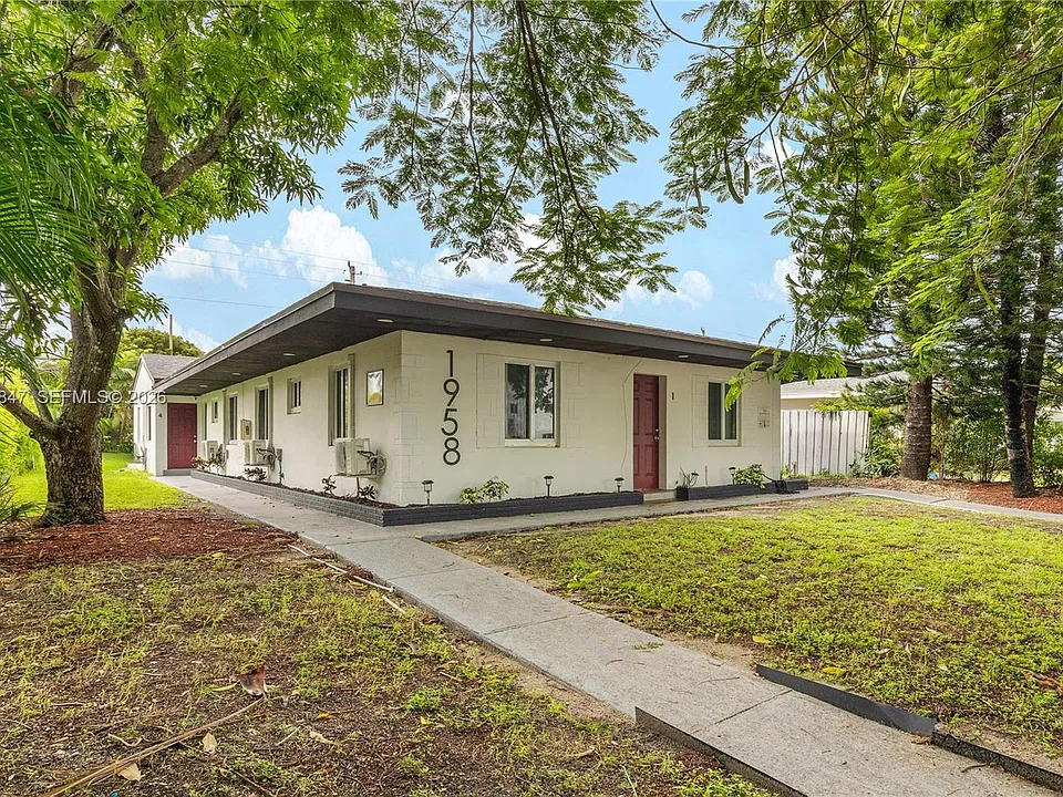 1958 NE 172nd St