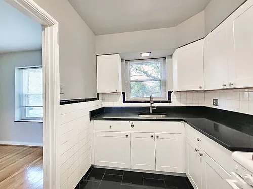 6425 Loughborough Ave — Photo 1