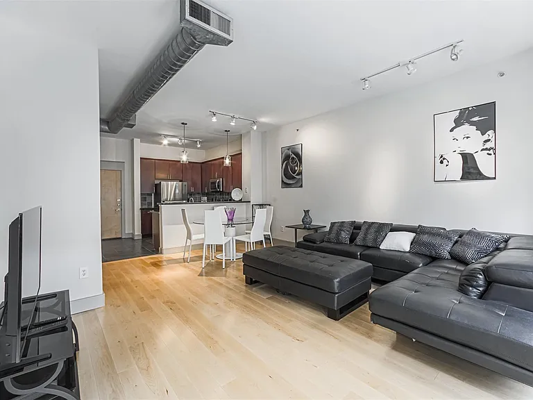 1901 Post Oak Blvd #3115 — Photo 5
