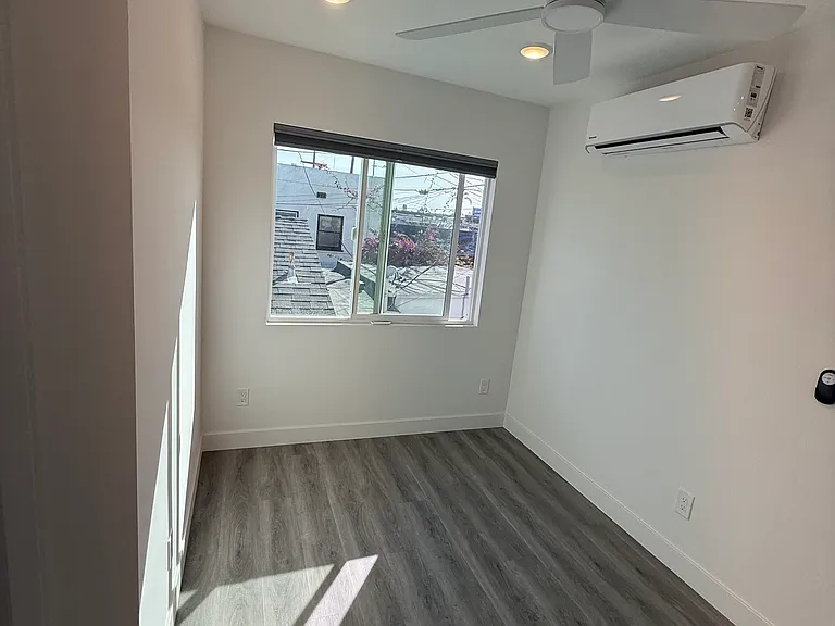 4486 Georgia St — Photo 14