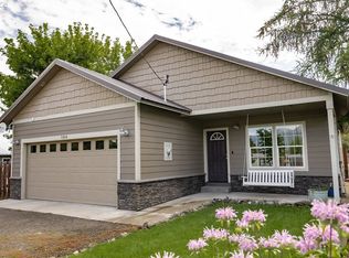 104 N College St, Joseph, OR 97846