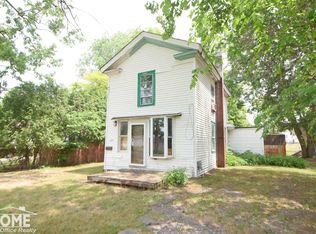 317 Woodworth St, Corunna, MI