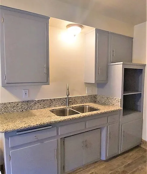 12704 Cedar Ave — Photo 21