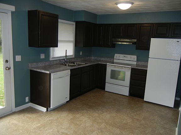 2nd image of 1208 Midway Dr