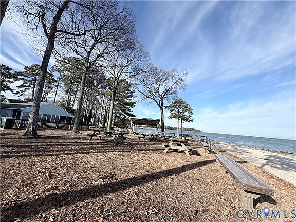 4th image of 28 Lane Rd