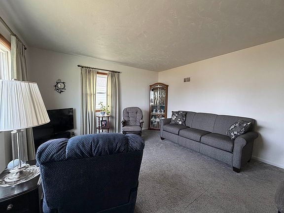 3rd image of 822 20th St