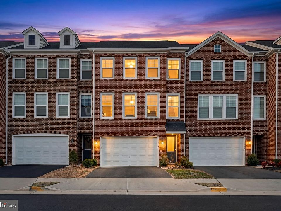 1st image of 42237 Lancaster Woods Sq