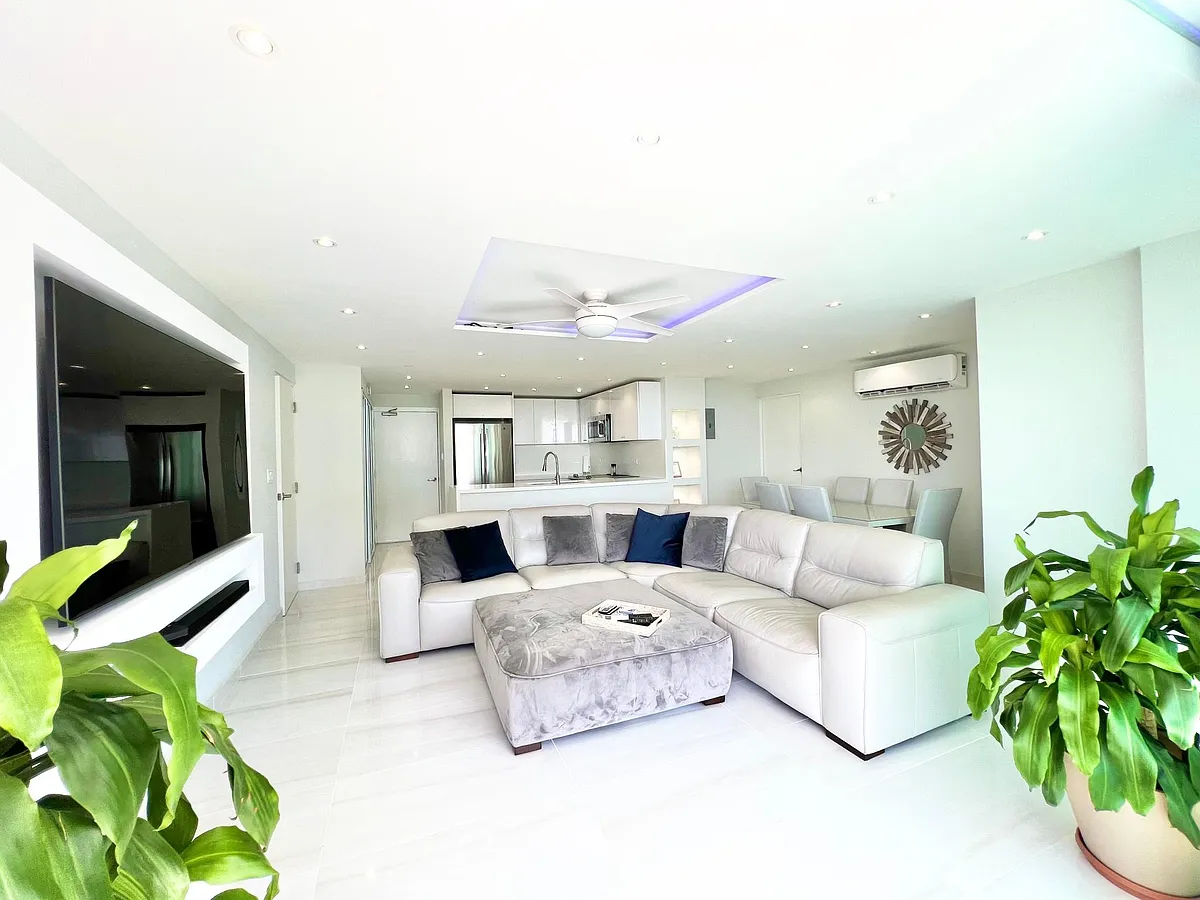 Building Photo - 5869 Avenue Isla Verde #2