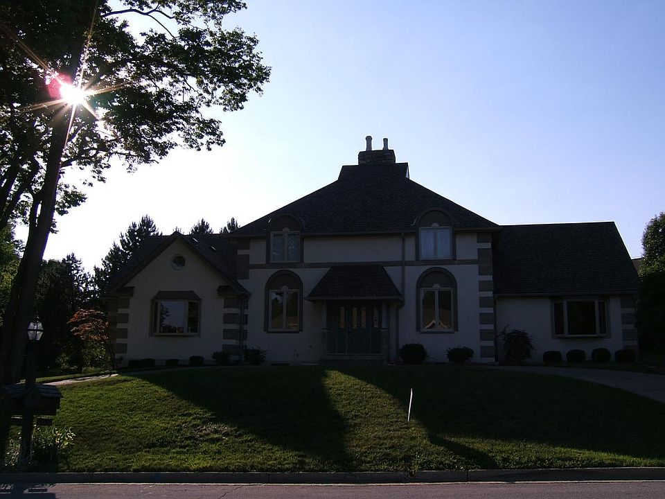 2065 Old Falls Dr.
