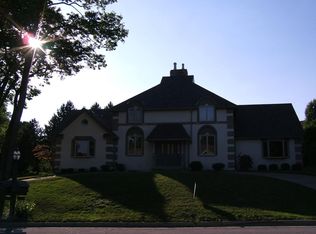 2065 Old Falls Dr, Vandalia, OH 45377