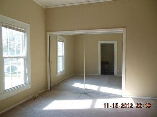 4th image of 424 S Saint John St