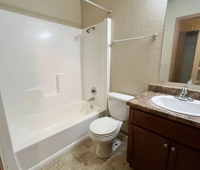 401 N Western Ave #107 — Photo 11
