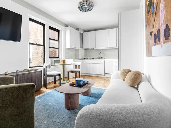 295 W 11th St APT 5F, New York, NY 10014