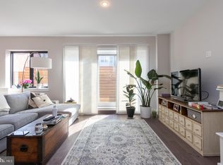 938 New Market St APT 100, Philadelphia, PA 19123