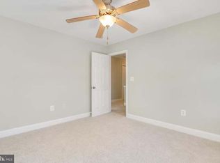 2107 N Dinwiddie St, Arlington, VA 22207