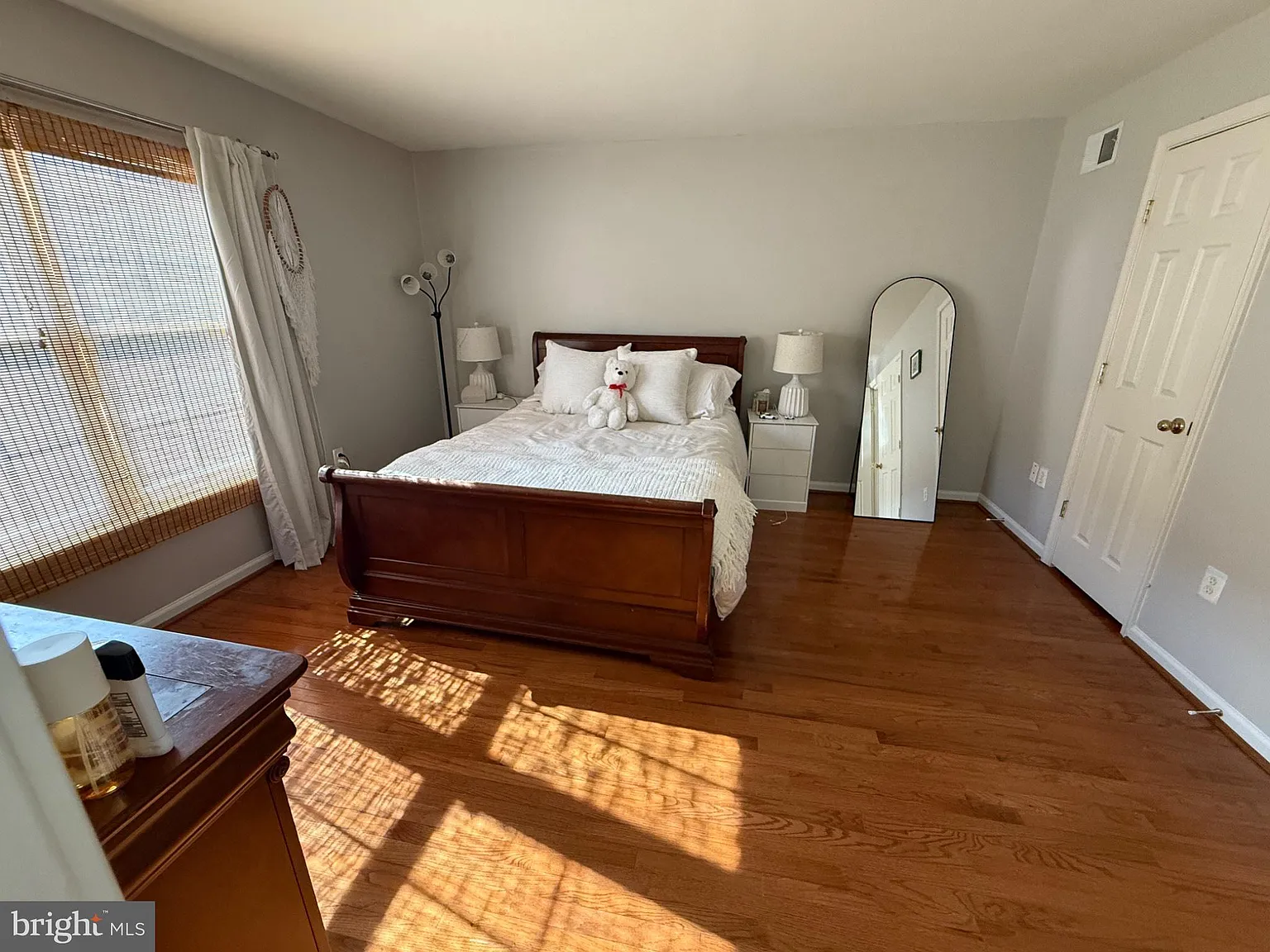 3 bed, 3.5 bath, 2248 sqft, $3,100 — Photo 4