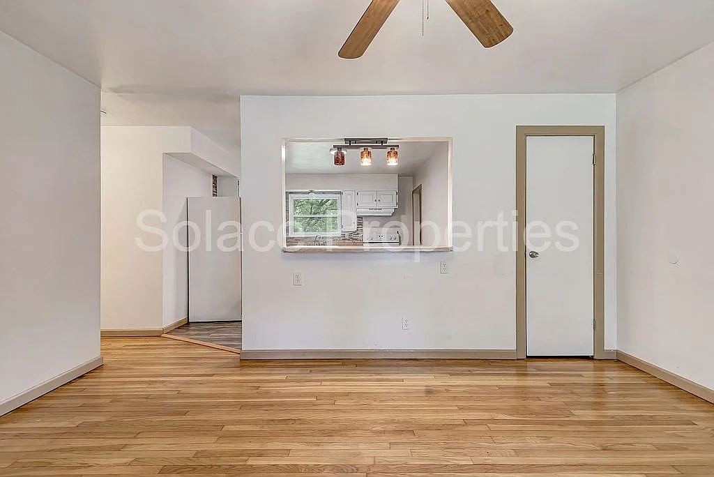 10024 Bon Oak Dr photo 1