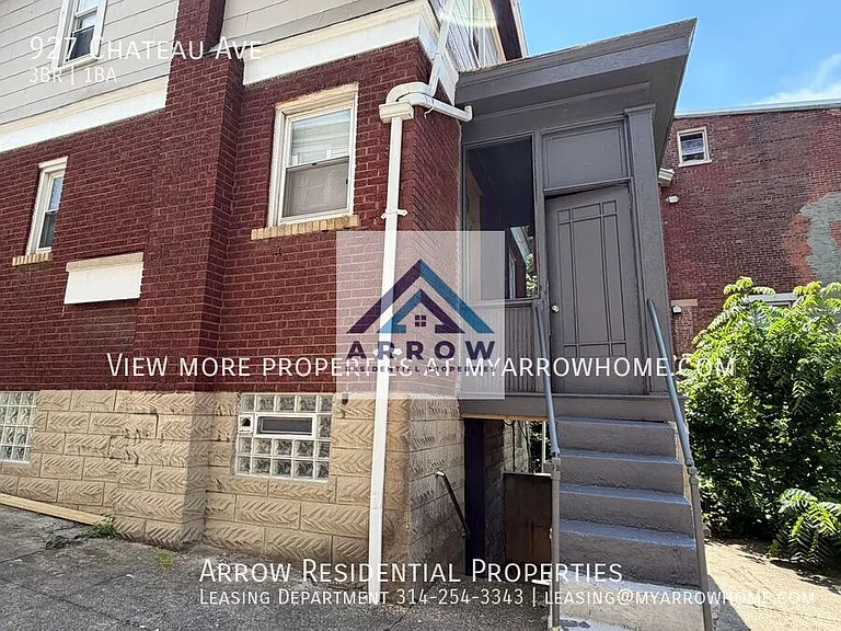 927 Chateau Ave — Photo 2