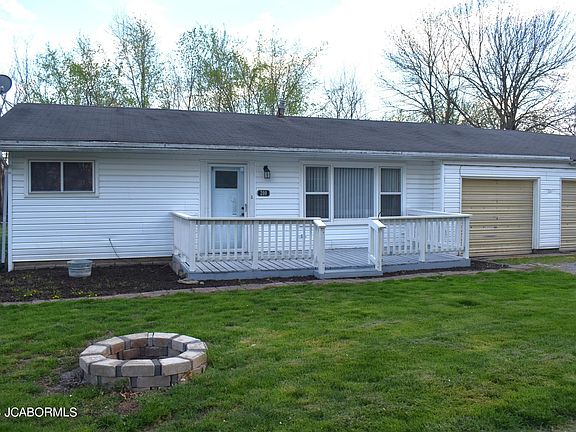 2nd image of 200-202 Douglas Dr