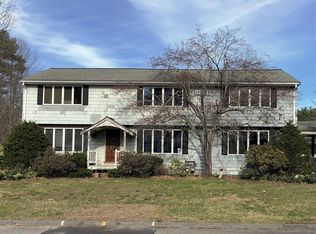 24 Buckingham Dr, Billerica, MA 01821