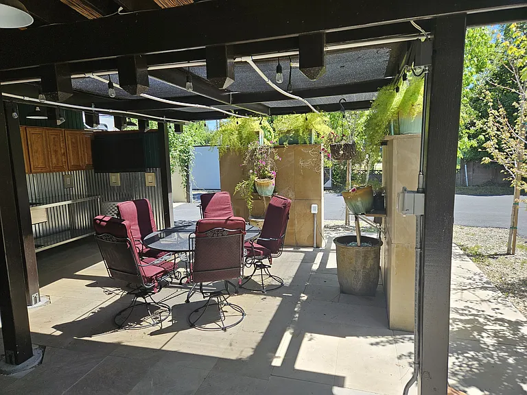 Marconi Ave — Photo 8