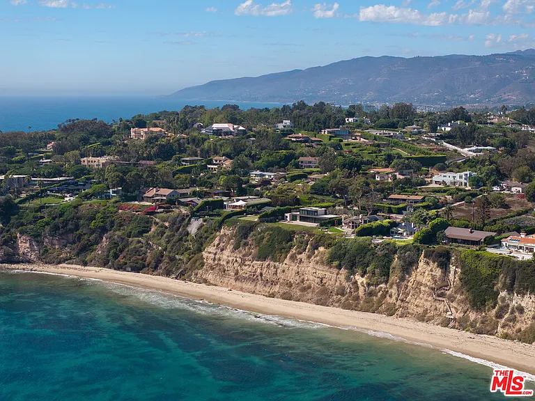 29020 Cliffside Dr — Photo 45