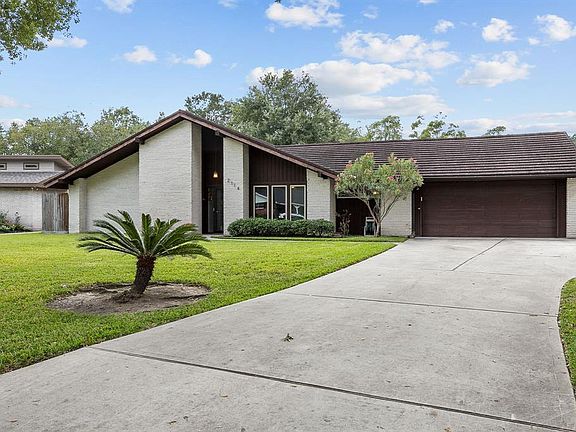 2nd image of 2114 Walnut Creek Dr