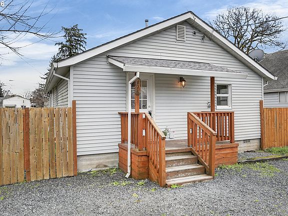 2nd image of 821 Deer Island Rd