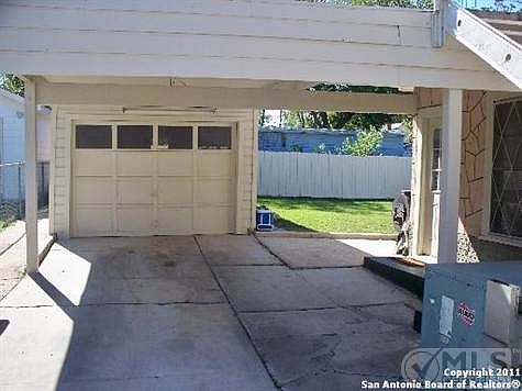 2nd image of 602 W Rosewood Ave