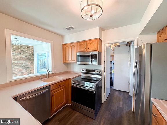 2nd image of 4116 Middle Ridge Dr