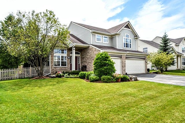 1st image of 813 Eaton Ln