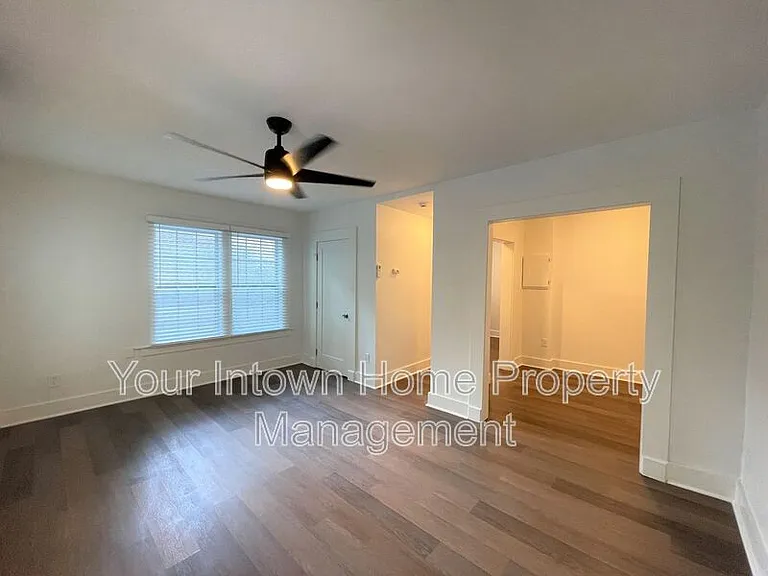 1215 Euclid Ave NE #7 — Photo 10
