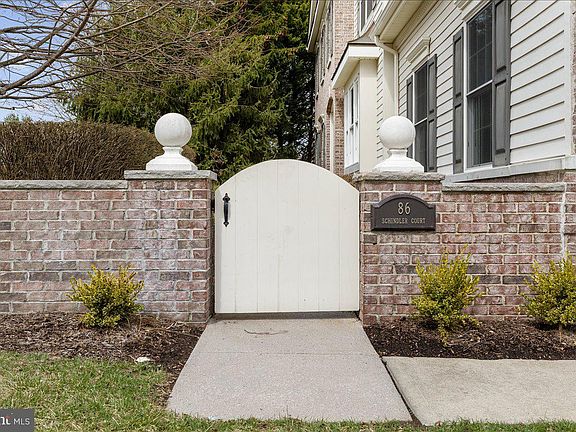 4th image of 86 Schindler Ct