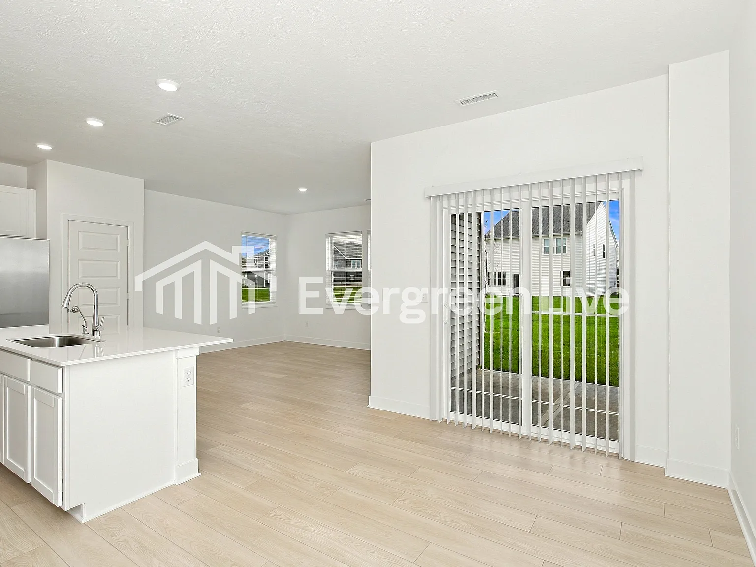 3 bed, 2.5 bath, 1703 sqft, $1,990 — Photo 4