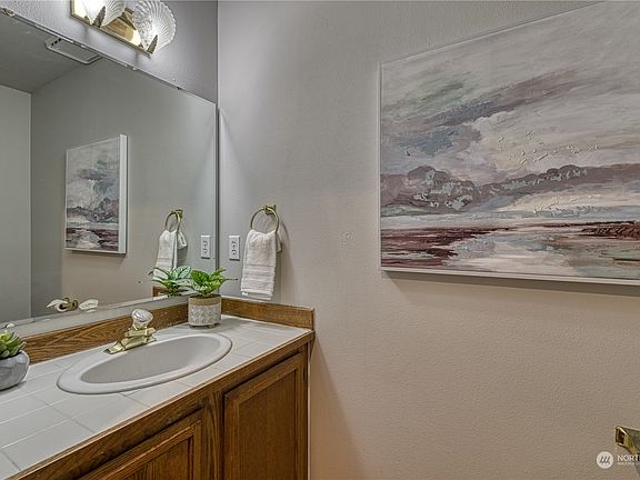 4th image of 9822 43rd Avenue NW