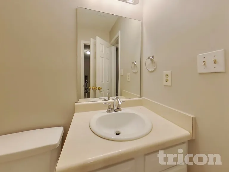 85 Elizabeth Pl — Photo 13