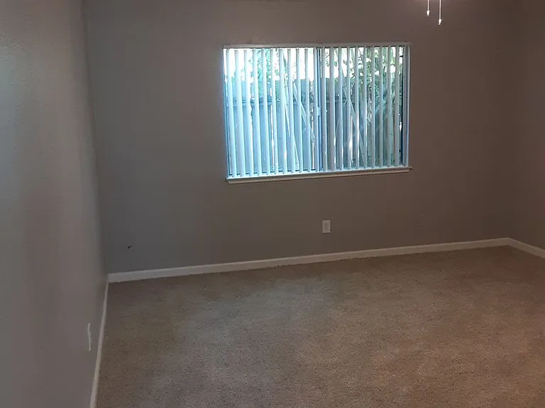 132 E Morris Ave — Photo 4