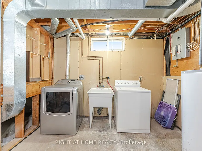 50 Albemarle St — Photo 32