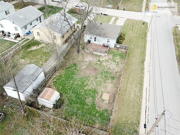 3rd image of 321 E 78th Ter