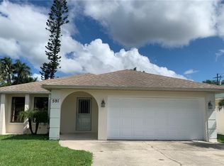 591 103rd Ave N, Naples, FL 34108