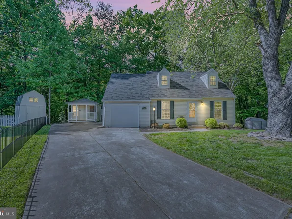 13818 Rockford Ct, Woodbridge, VA 22193