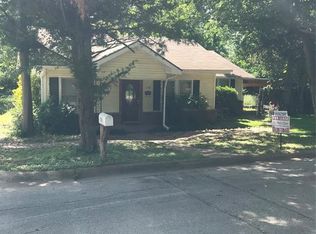 1728 Avenue P, Huntsville, TX 77340