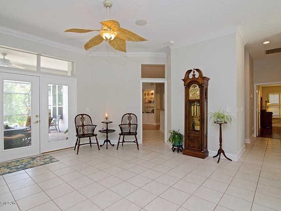 5th image of 413 W Mill Chase Ct