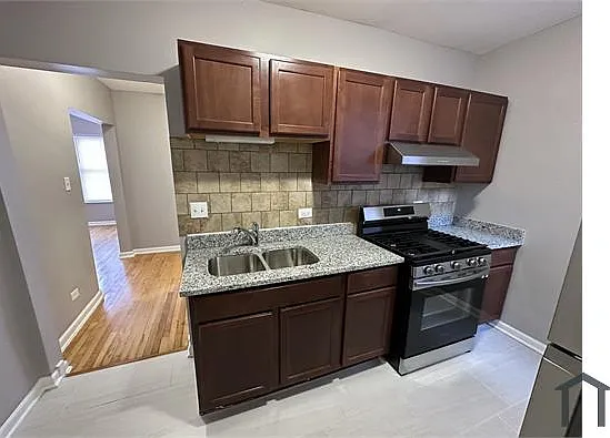 7542 S Stewart Ave — Photo 9