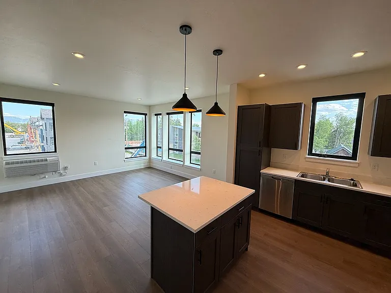 702 Victory Ln — Photo 26
