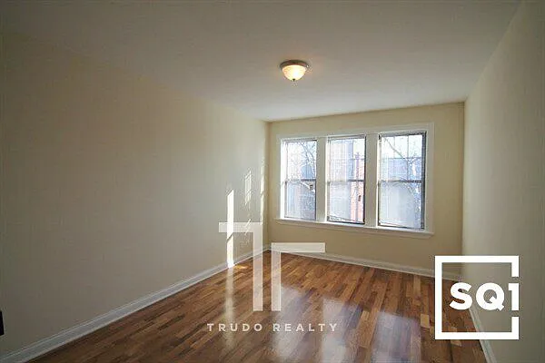 1444 W Byron St #3 — Photo 1