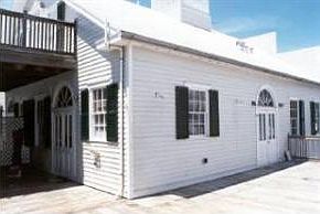 3rd image of 720 Caroline St