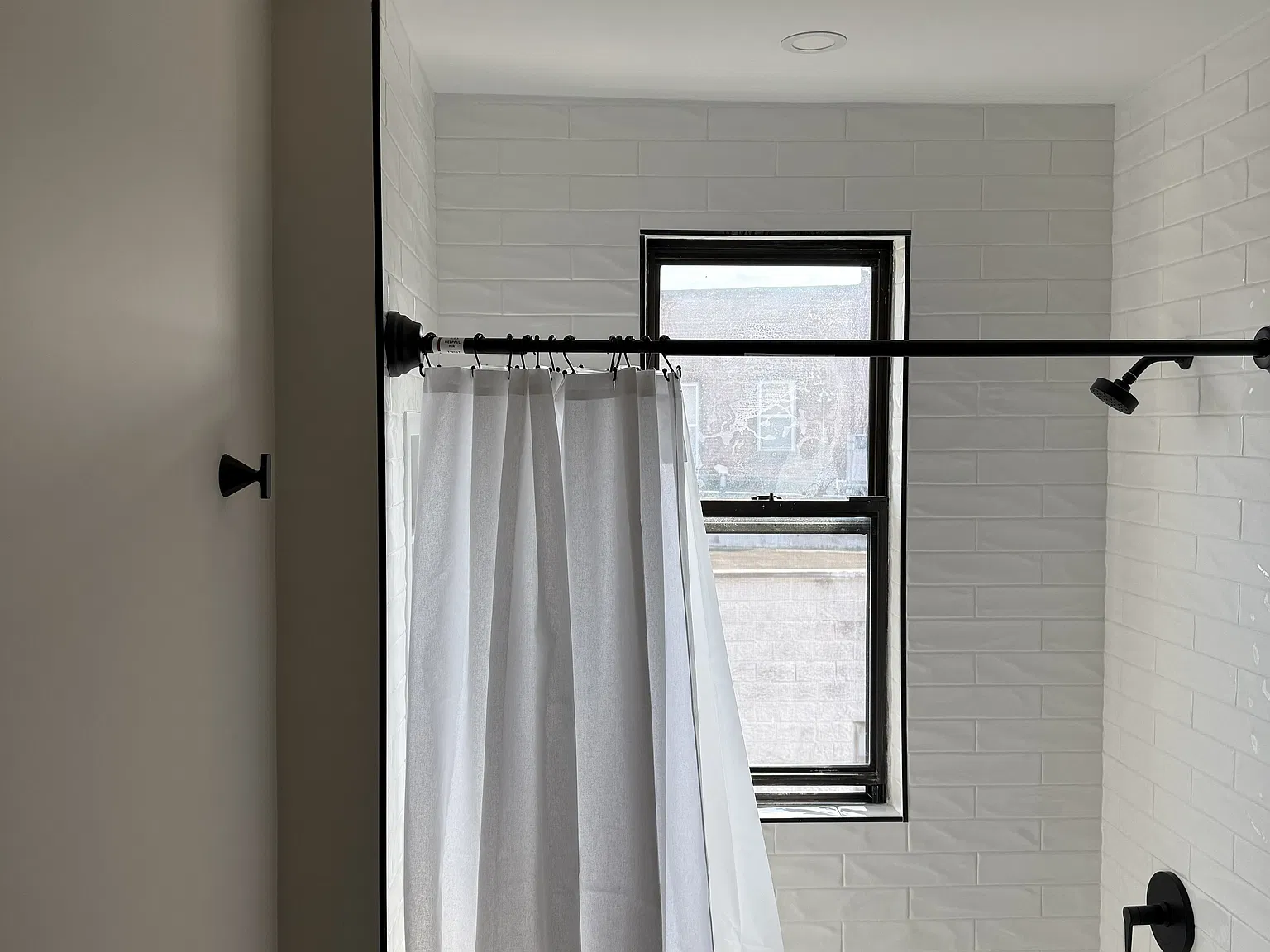 1 bed, 750 sqft, $2,400 — Photo 4