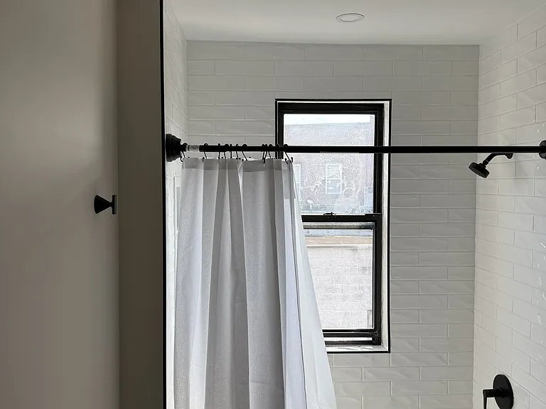 24-26 N Dean St #5 — Photo 6